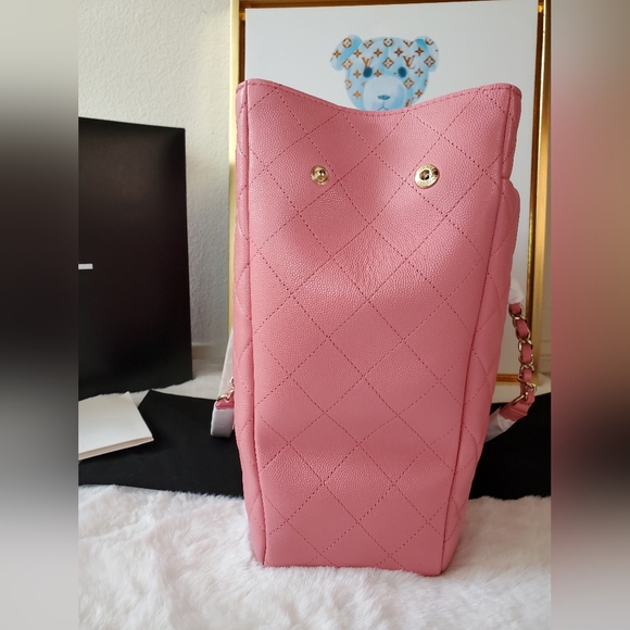 NEW- CHANEL Caviar Leather Large Tote Bag - Picture 5 of 16